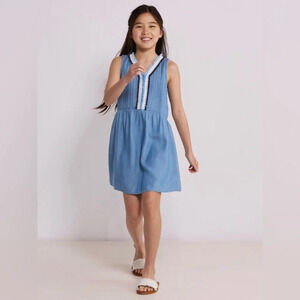 Vineyard Vines Girls pintuck Chambray dress size medium.  Ocean breeze NWT BLUE